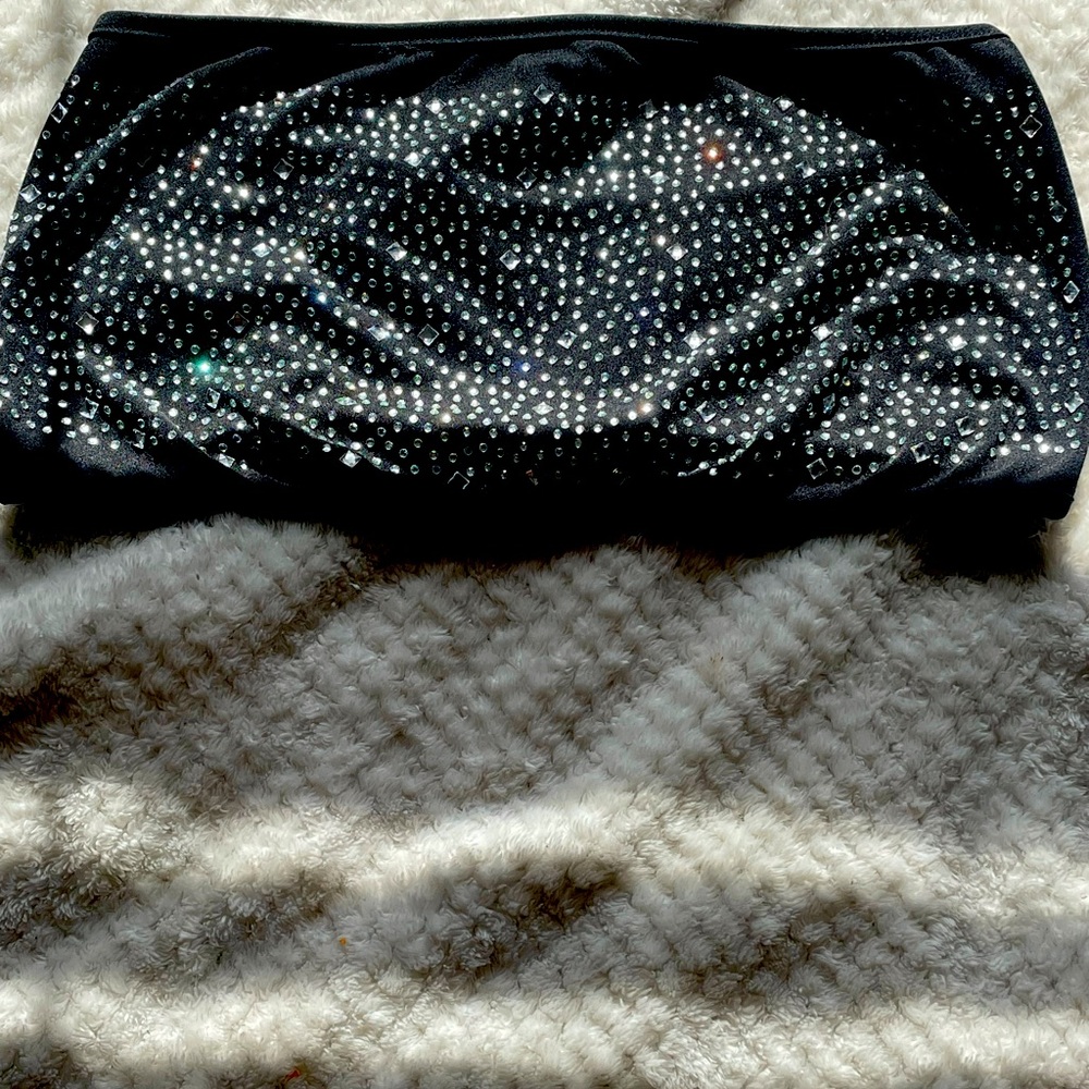 2X black rhinestone crop top